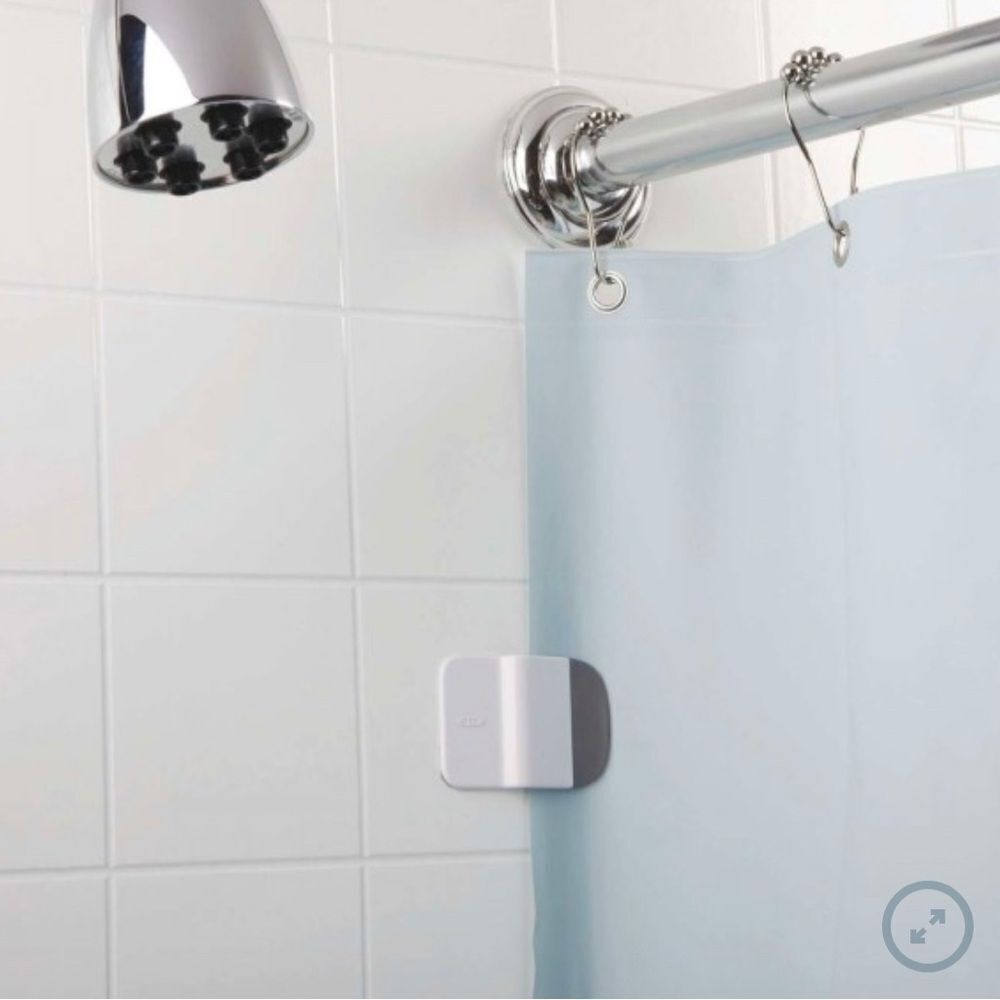 OXO – Shower Curtain Liner Clips NWT
2 pairs of 2